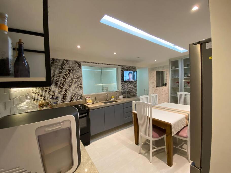Casa Recem Reformada Com Piscina E Espaco Gourmet *